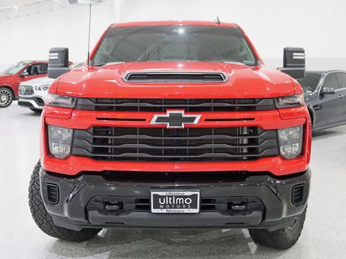 Used 2024 Chevrolet Silverado 2500 Custom w/ Custom Value Package AWD/4WD image 8