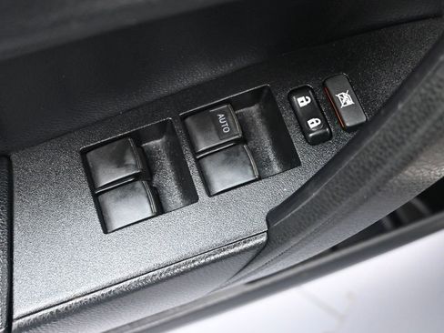 Used 2018 Toyota Corolla SE image 10