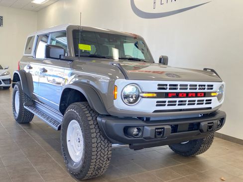 New 2026 Ford Bronco Heritage Edition image 9