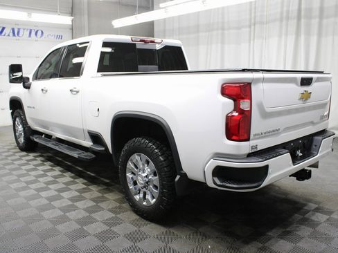 Used 2023 Chevrolet Silverado 2500 High Country w/ Z71 Off-Road Package image 5
