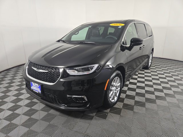 Used 2026 Chrysler Pacifica Select FWD image 7