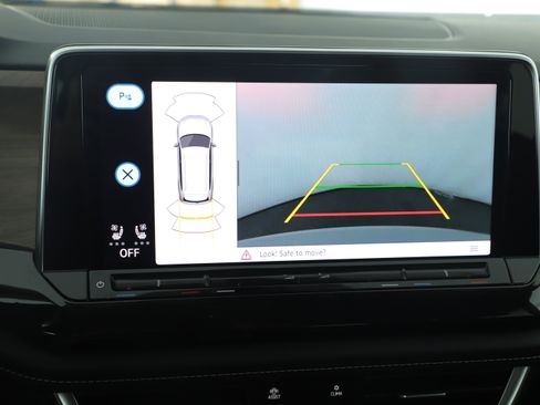 Used 2024 Volkswagen Atlas SE image 22