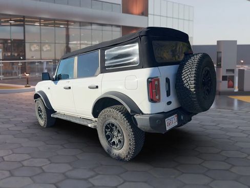 Used 2022 Ford Bronco Wildtrak image 3