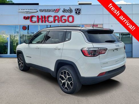 Used 2025 Jeep Compass Limited image 3