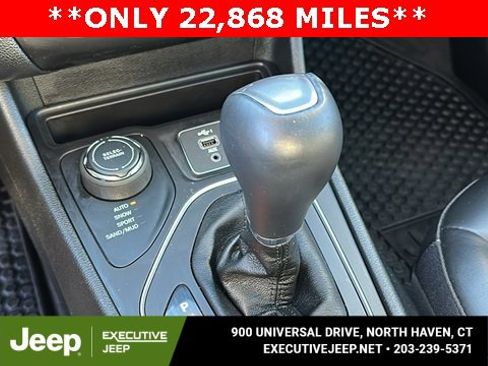 Used 2022 Jeep Cherokee Latitude w/ Sun & Sound Group image 18
