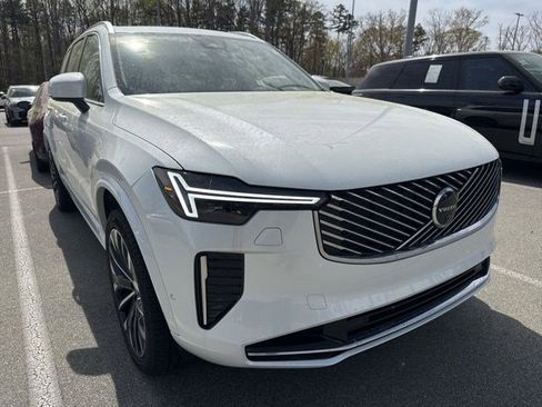 Used 2025 Volvo XC90 T8 Ultra w/ Protection Package Premier image 9