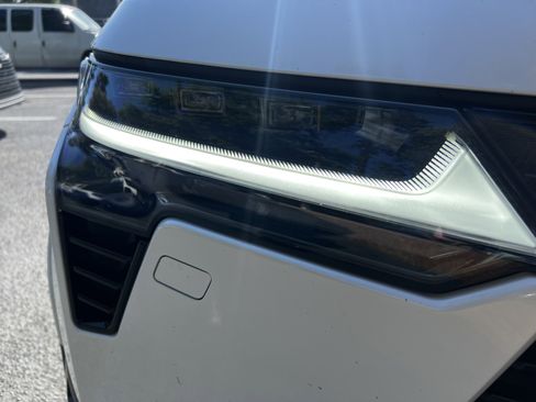 Used 2025 Lexus GX 550 w/ Accessory Package (2T) image 12