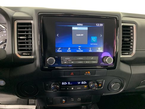 Used 2022 Nissan Frontier SV w/ Technology Package RWD image 24