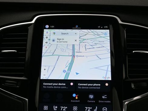 Used 2025 Volvo XC90 B6 Plus image 15