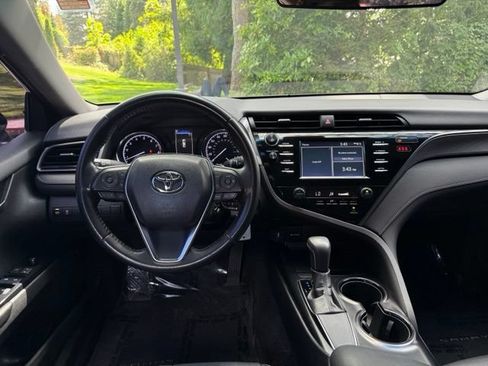 Used 2019 Toyota Camry SE w/ Carpet Mat Package FWD image 12