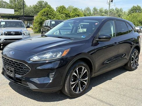 Used 2021 Ford Escape SE w/ SE Sport Appearance Package AWD/4WD image 25