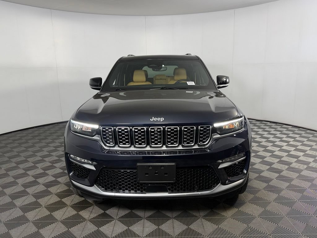 Used 2023 Jeep Grand Cherokee Summit w/ Luxury Tech Group V AWD/4WD image 3
