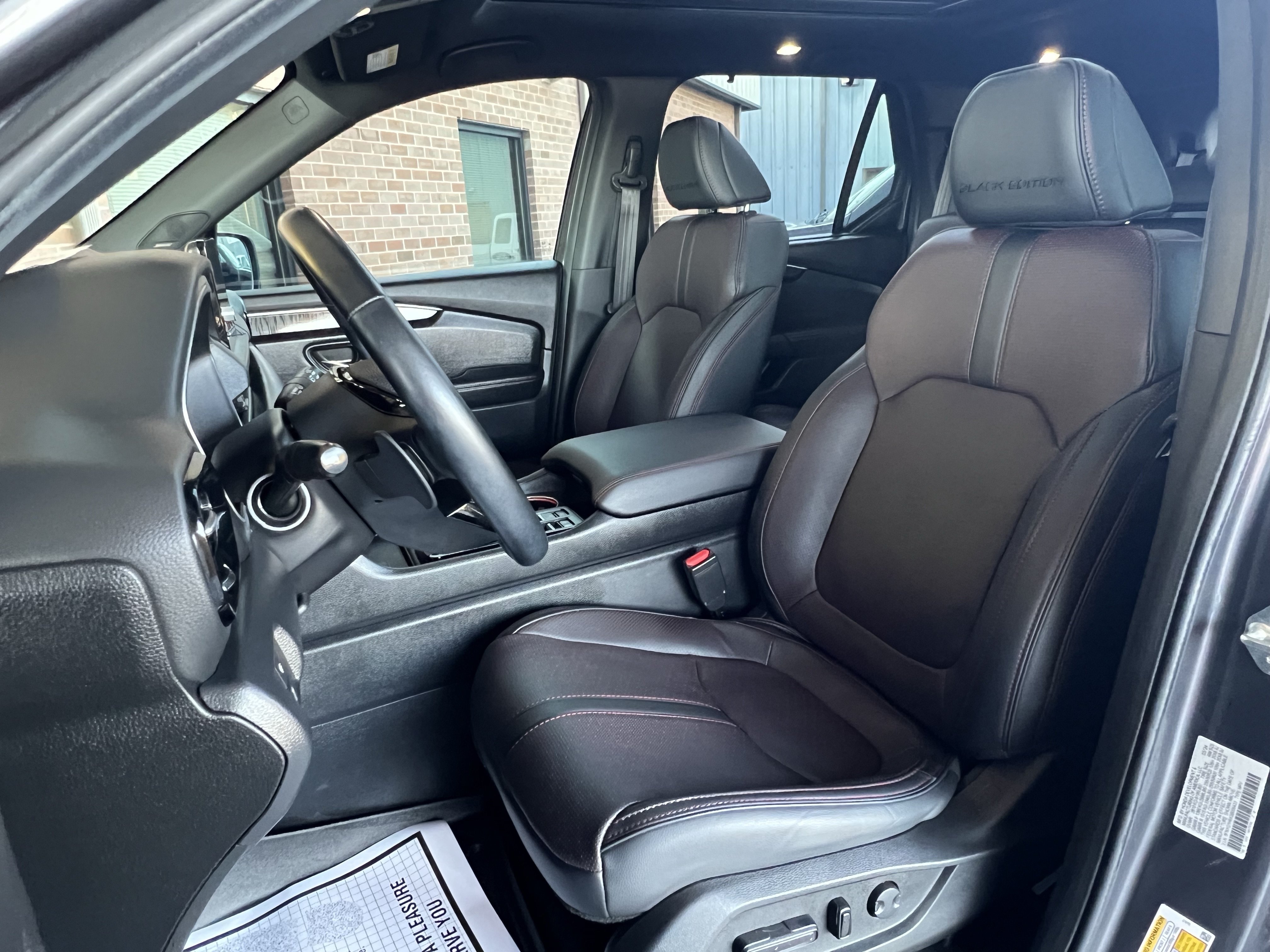 Used 2025 Honda Pilot Black Edition image 15