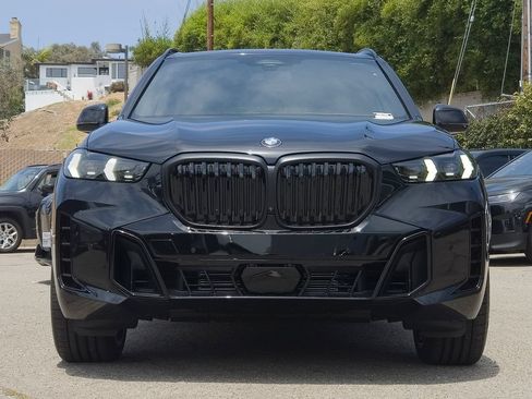 New 2026 BMW X5 xDrive40i w/ M Sport Package AWD/4WD image 2