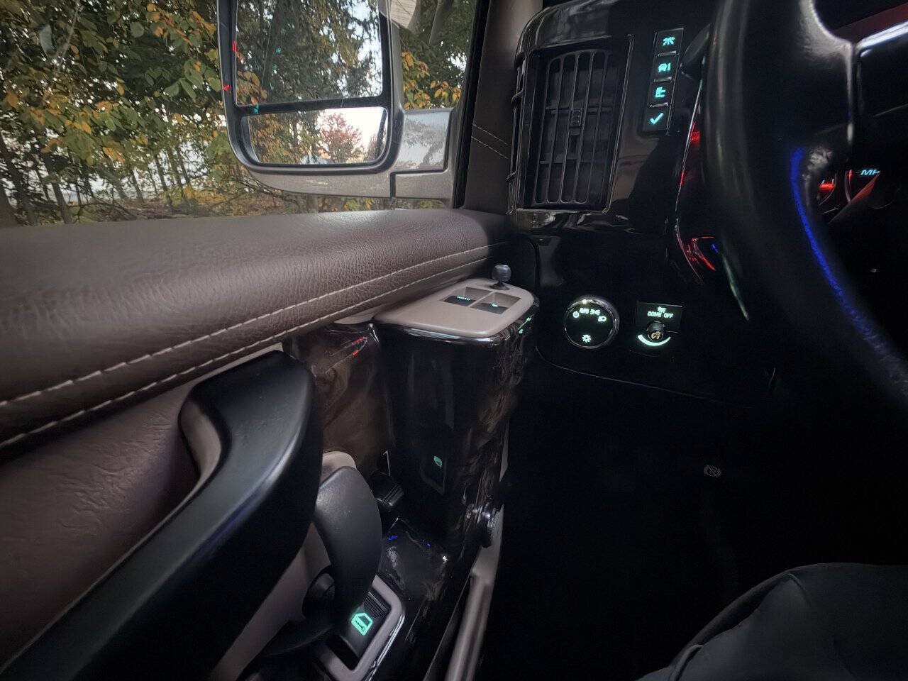 Used 2022 GMC Savana 2500 w/ Enhanced Convenience Package RWD image 31