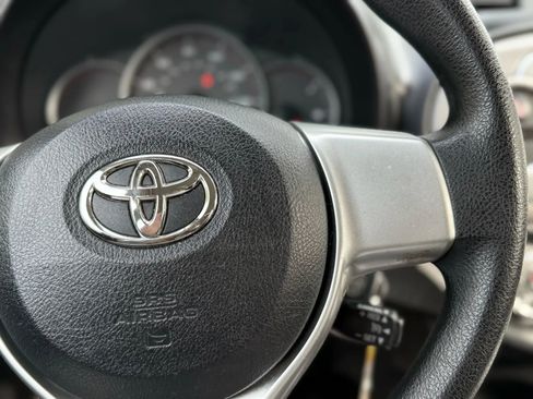 Used 2013 Toyota Yaris LE image 31