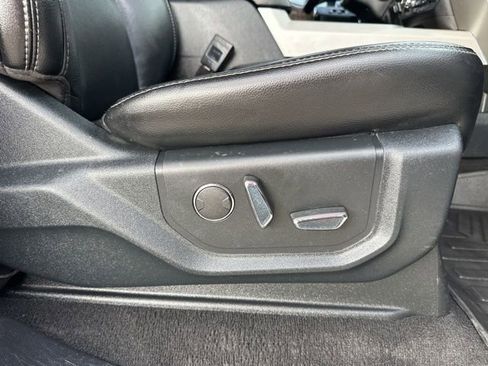 Used 2019 Ford F250 Lariat w/ Lariat Ultimate Package image 46