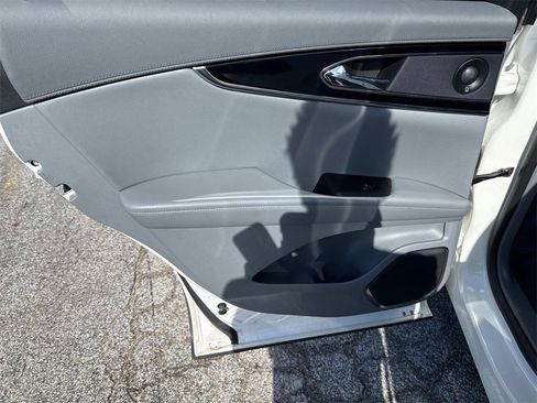 Used 2022 Lincoln Nautilus Reserve w/ Equipment Group 201A image 14