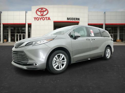 New 2026 Toyota Sienna Limited image 6