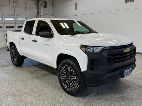 Used 2024 Chevrolet Colorado W/T image 6