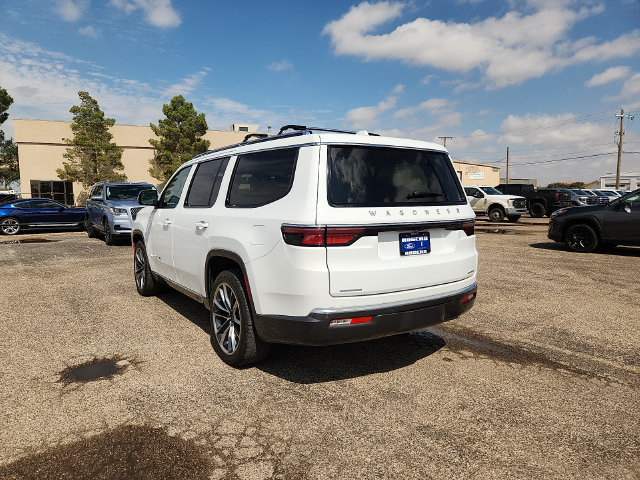 Used 2022 Jeep Wagoneer Series III w/ Premium Group I AWD/4WD image 5