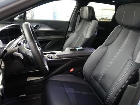 Used 2024 Cadillac Lyriq Tech AWD/4WD image 11