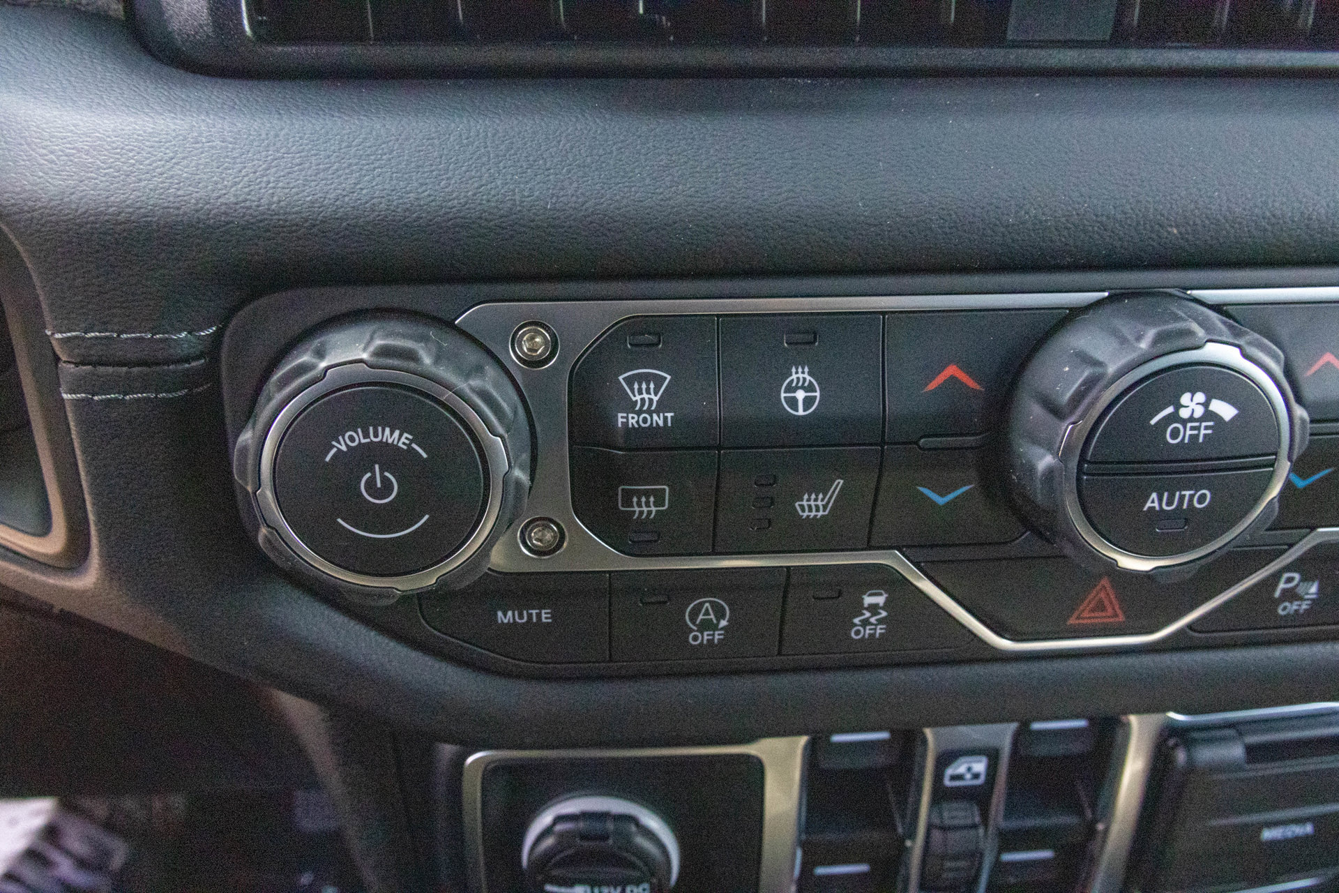 New 2027 Jeep Wrangler Unlimited Sahara AWD/4WD image 19