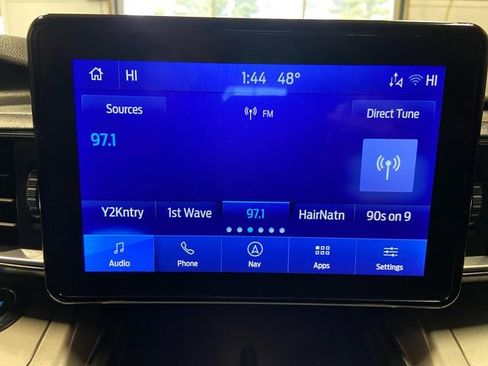 Used 2022 Ford Explorer XLT w/ Equipment Group 202A image 19