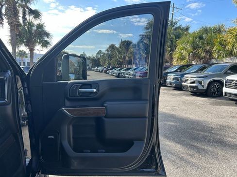 Used 2022 Chevrolet Silverado 2500 High Country w/ Z71 Off-Road Package image 23