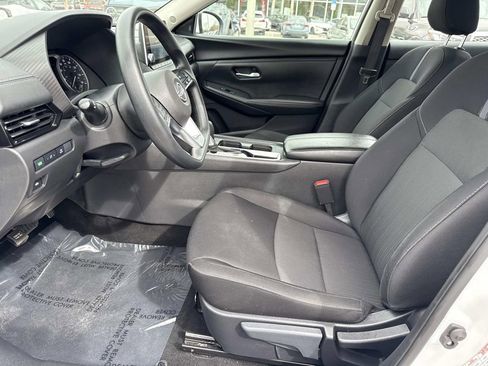 Certified 2025 Nissan Sentra SV image 19