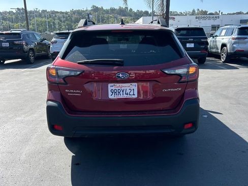 Used 2025 Subaru Outback Premium image 9