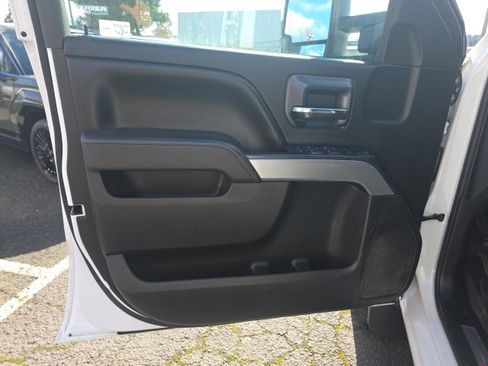 Used 2015 Chevrolet Silverado 2500 LT w/ LT Convenience Package image 8