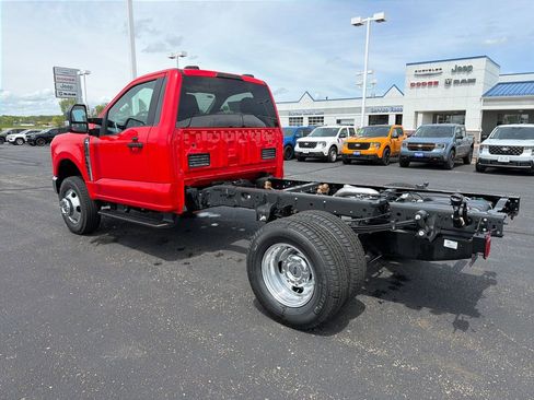 New 2026 Ford F350 XLT w/ XLT Value Package AWD/4WD image 3