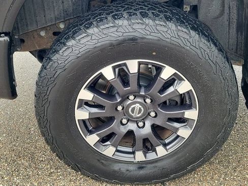 Used 2019 Nissan Titan PRO-4X w/ Pro-4x Convenience Package AWD/4WD image 7