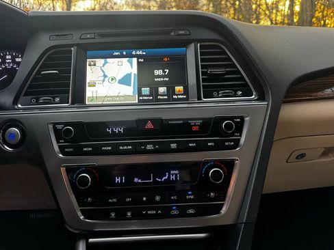 Used 2017 Hyundai Sonata Limited w/ Ultimate Package 04 image 17