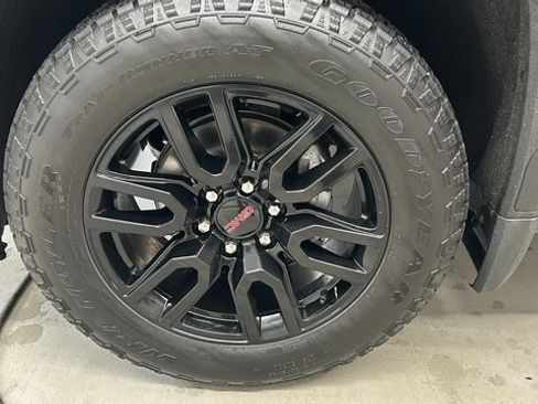 Used 2022 GMC Sierra 1500 Elevation w/ X31 Off-Road Package image 10