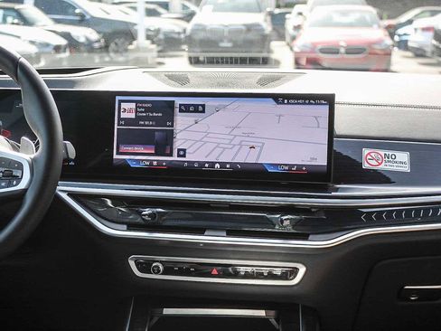 Used 2025 BMW X7 xDrive40i w/ M Sport Package image 13