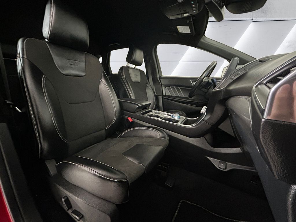 Used 2023 Ford Edge ST AWD/4WD image 14