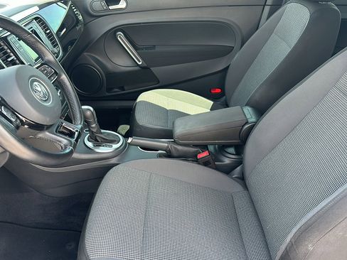 Used 2019 Volkswagen Beetle 2.0T S image 13