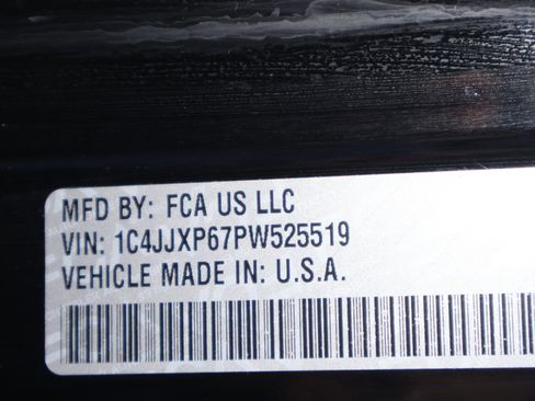 Used 2023 Jeep Wrangler Sahara w/ Cold Weather Group image 29