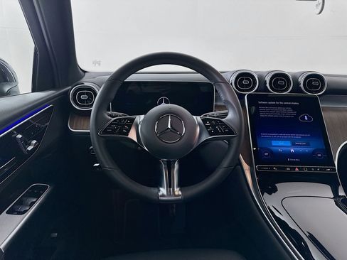 Used 2026 Mercedes-Benz GLC 300 image 23