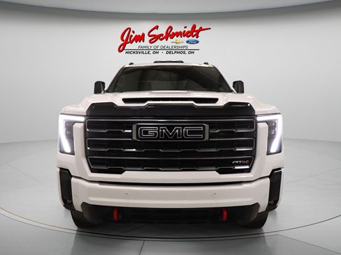 Used 2025 GMC Sierra 2500 AT4 w/ AT4 Premium Plus Package AWD/4WD image 3