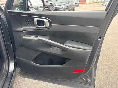 Used 2021 Kia Sorento S w/ Panoramic Sunroof Package AWD/4WD image 17