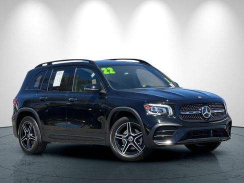 Used 2022 Mercedes-Benz GLB 250 4MATIC image 2
