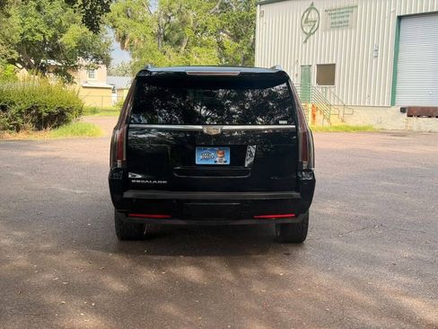 Used 2016 Cadillac Escalade ESV Luxury AWD/4WD image 6