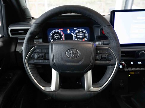 Certified 2025 Toyota Tacoma TRD Off-Road w/ TRD Off Road Premium Package image 21