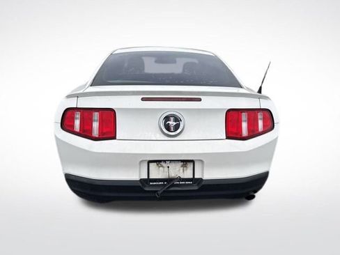 Used 2010 Ford Mustang Coupe image 4
