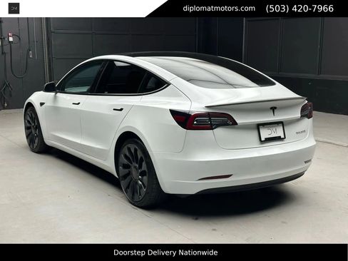 Used 2022 Tesla Model 3 Performance image 4