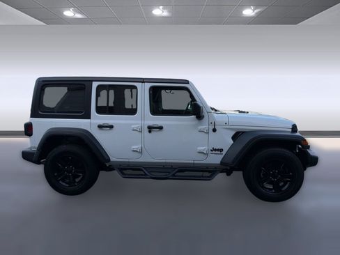 Used 2022 Jeep Wrangler Unlimited Sport AWD/4WD image 8