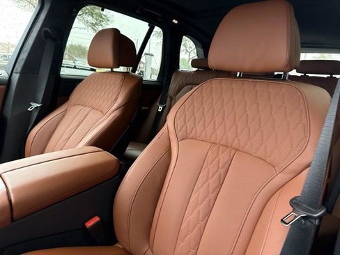 New 2026 BMW X5 M60i w/ Executive Package image 21
